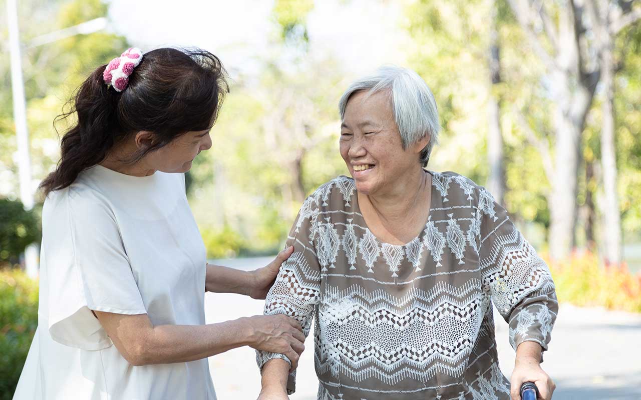 care-aide-accompany-care-recipient-befriend