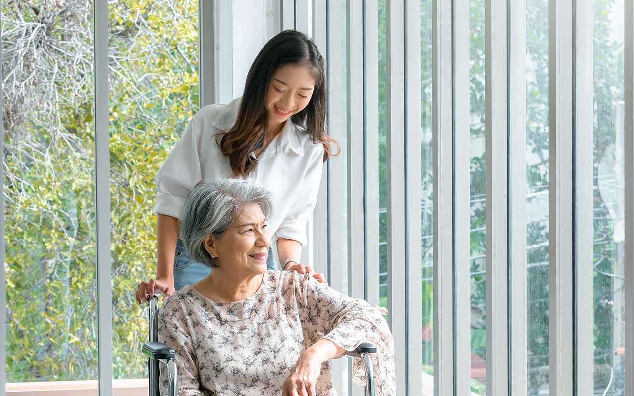 medical-chaperone-wheelchair-hospital-accompany